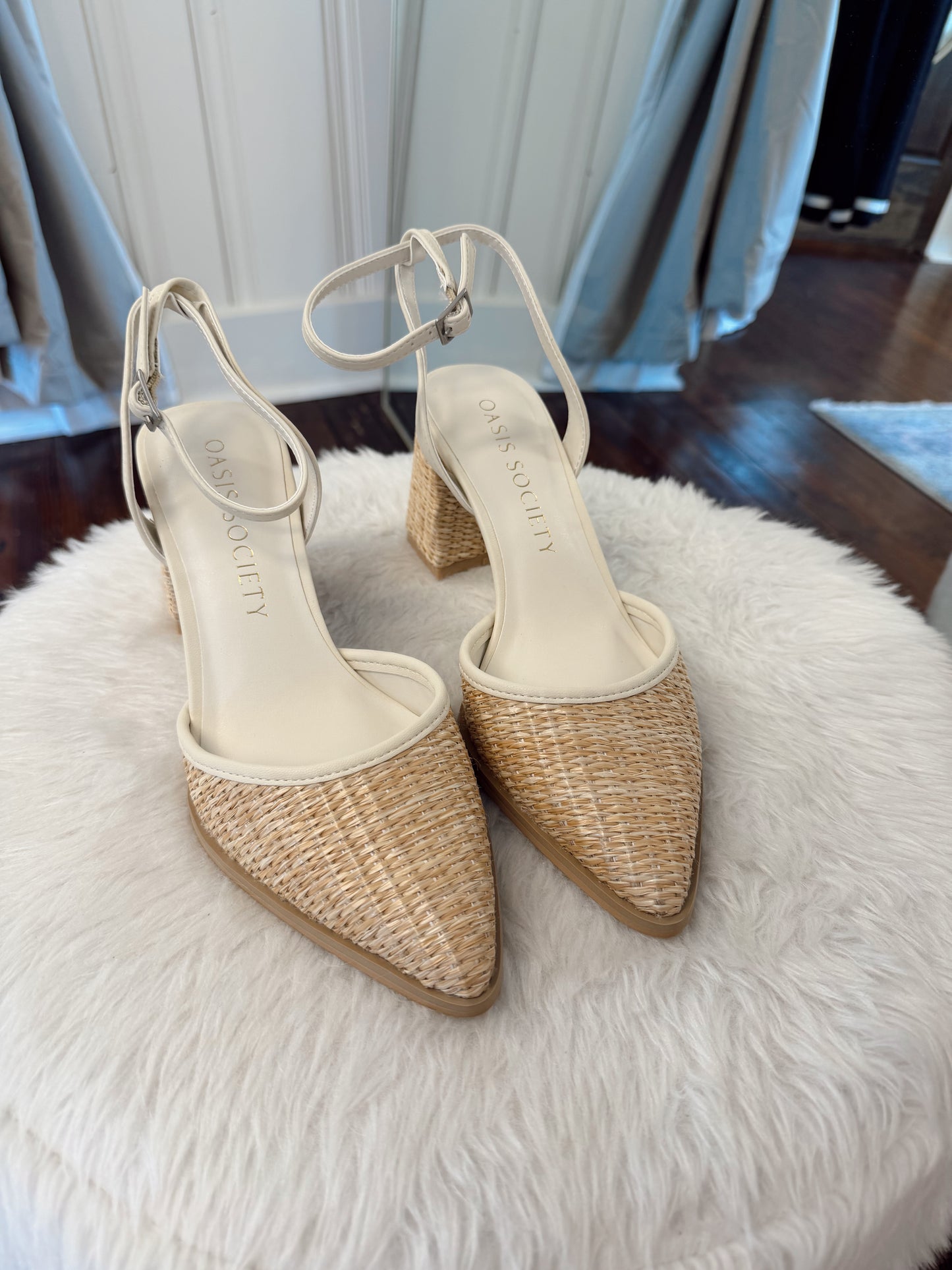 The Princess Natural Pointed Toe Heel