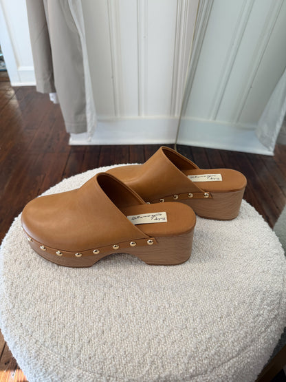 Cognac Wooden Studded Clogs