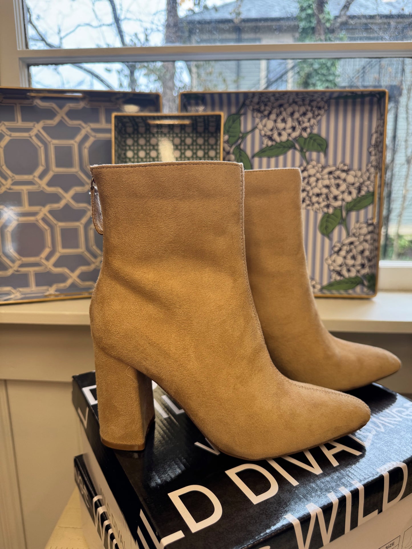 Natural Suede Sleek Design Boots