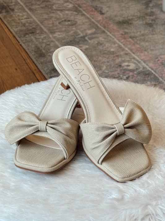 Pompano Natural Kitten Heel
