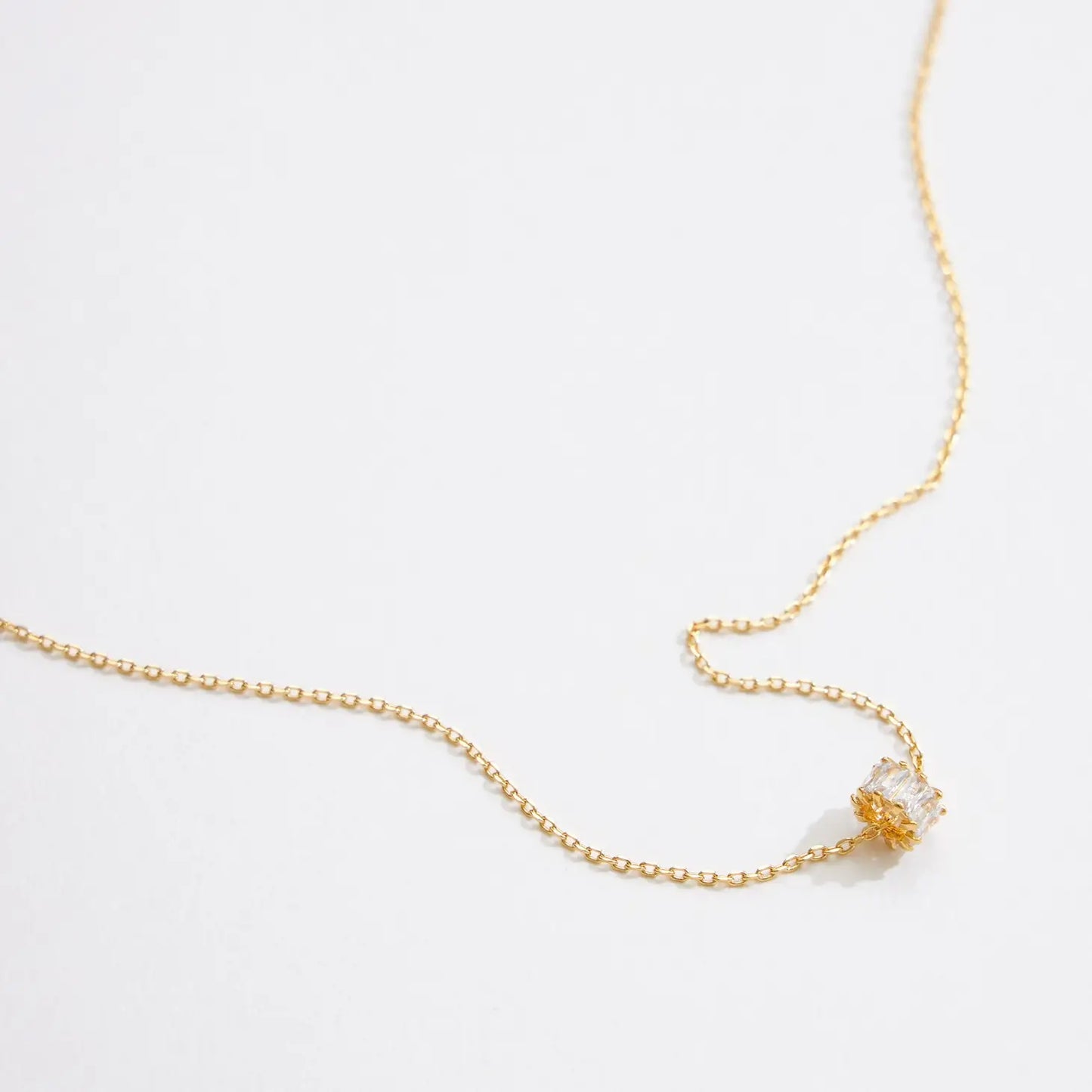 Gold Round Pendent Necklace